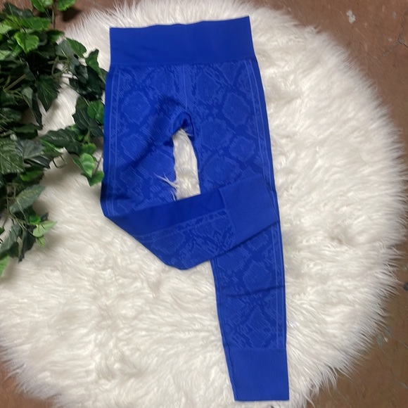 Lululemon leggings - Picture 5 of 7